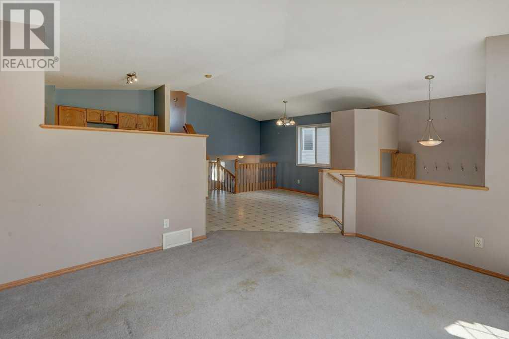 Single Family House 4 Level for Sale in  Martindale Drive NE Martindale Calgary 
