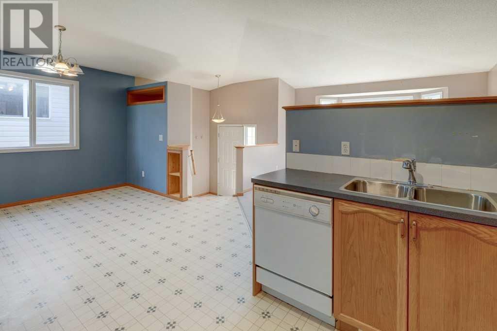 Single Family House 4 Level for Sale in  Martindale Drive NE Martindale Calgary 