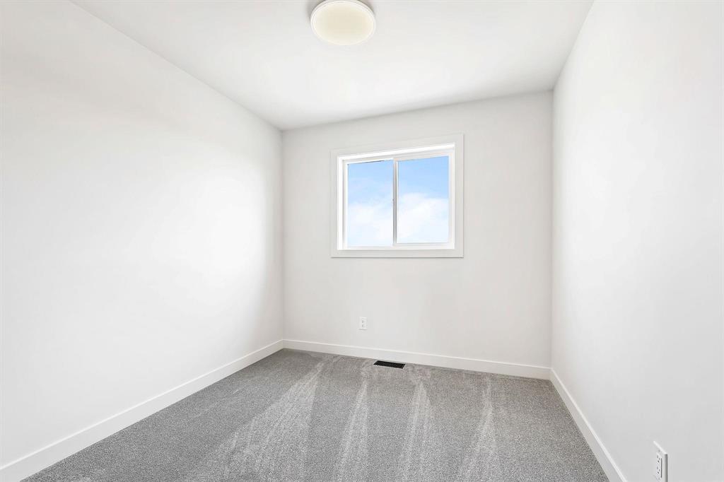 Photo 1 of 52 Kootenay Way, Steinbach MB