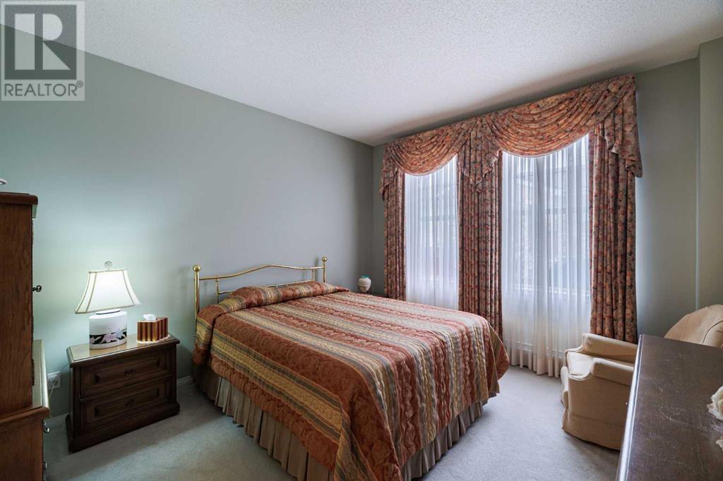 Single Family House for Sale in    Street SW Shawnee Slopes Calgary 