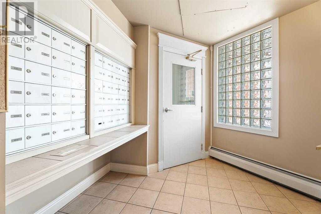 Single Family House for Sale in    Street SW Shawnee Slopes Calgary 