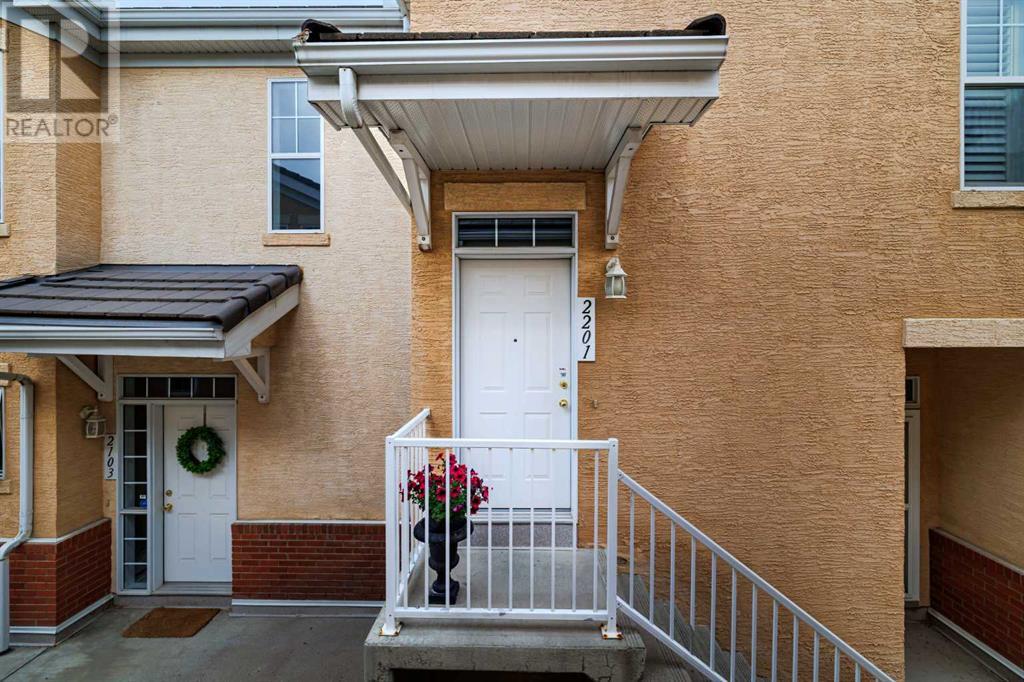 Single Family House for Sale in    Street SW Shawnee Slopes Calgary 