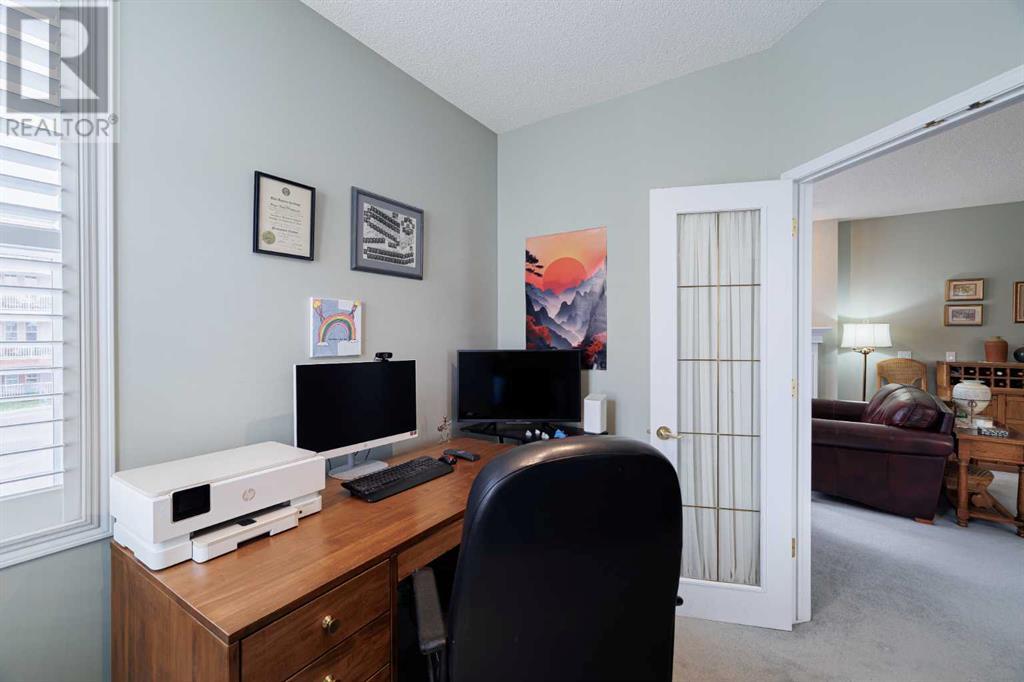 Single Family House for Sale in    Street SW Shawnee Slopes Calgary 