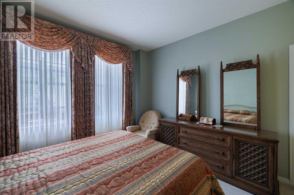 Single Family House for Sale in    Street SW Shawnee Slopes Calgary 