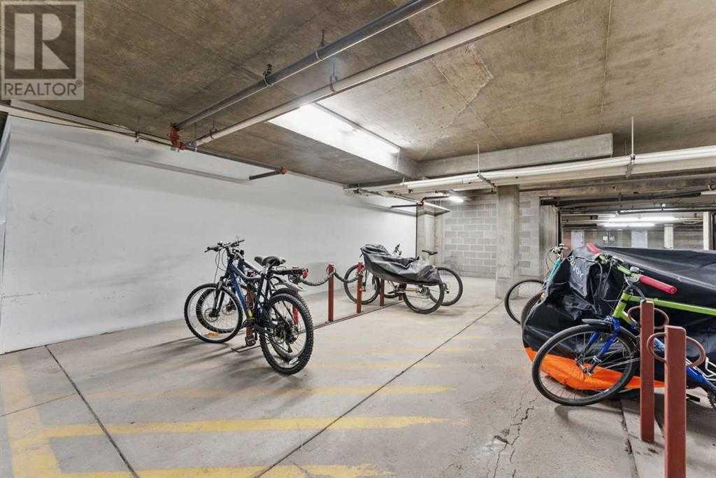Single Family House for Sale in    Street SW Shawnee Slopes Calgary 