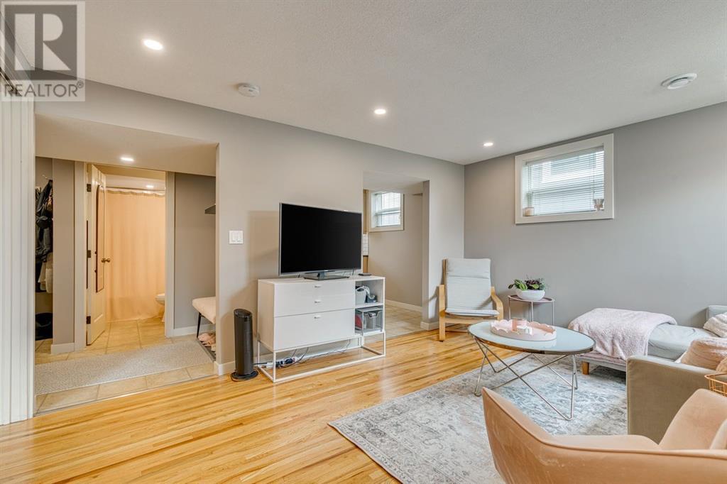 Single Family House Bungalow for Sale in  Child Avenue NE Renfrew Calgary 