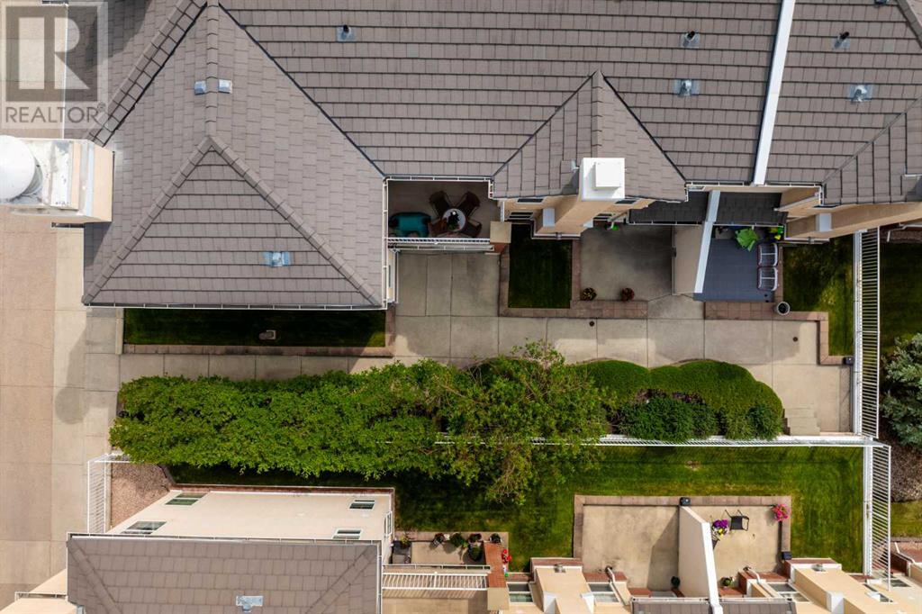 Single Family House for Sale in    Street SW Shawnee Slopes Calgary 