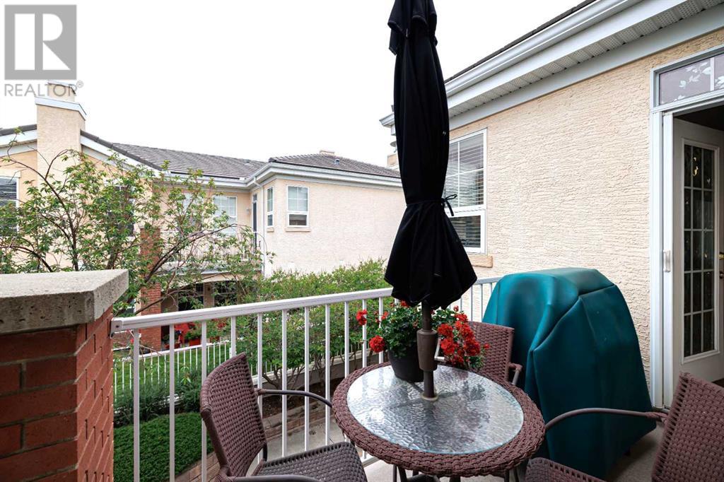 Single Family House for Sale in    Street SW Shawnee Slopes Calgary 