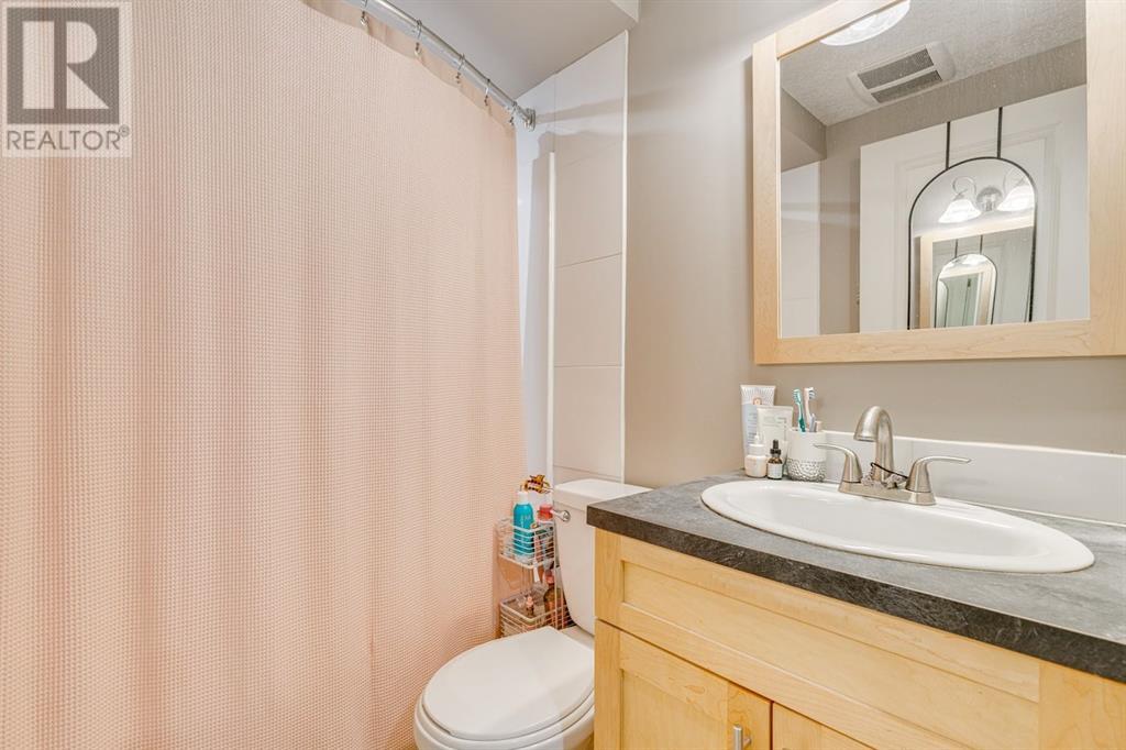 Single Family House Bungalow for Sale in  Child Avenue NE Renfrew Calgary 