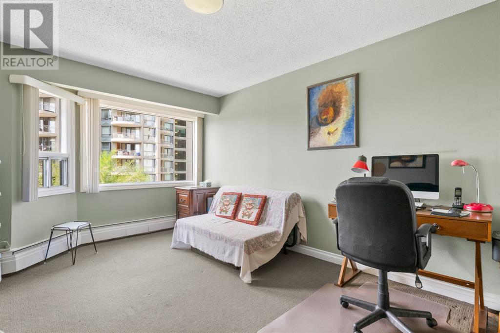 Single Family House Multi-level for Sale in    Avenue SW Downtown Commercial Core Calgary 