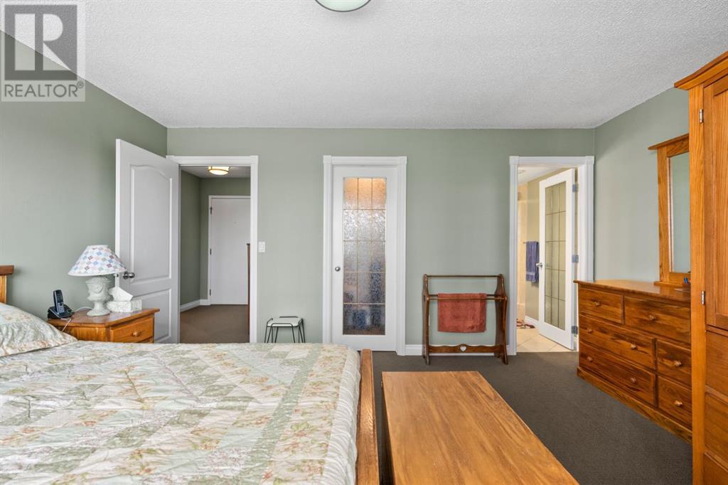 Single Family House Multi-level for Sale in    Avenue SW Downtown Commercial Core Calgary 