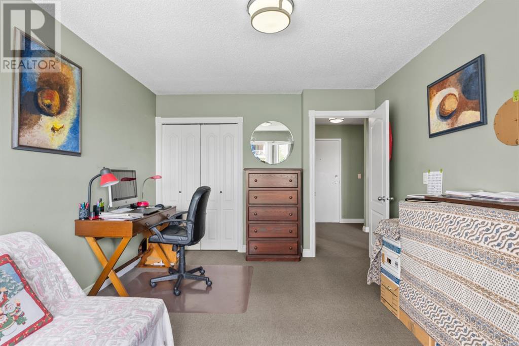 Single Family House Multi-level for Sale in    Avenue SW Downtown Commercial Core Calgary 