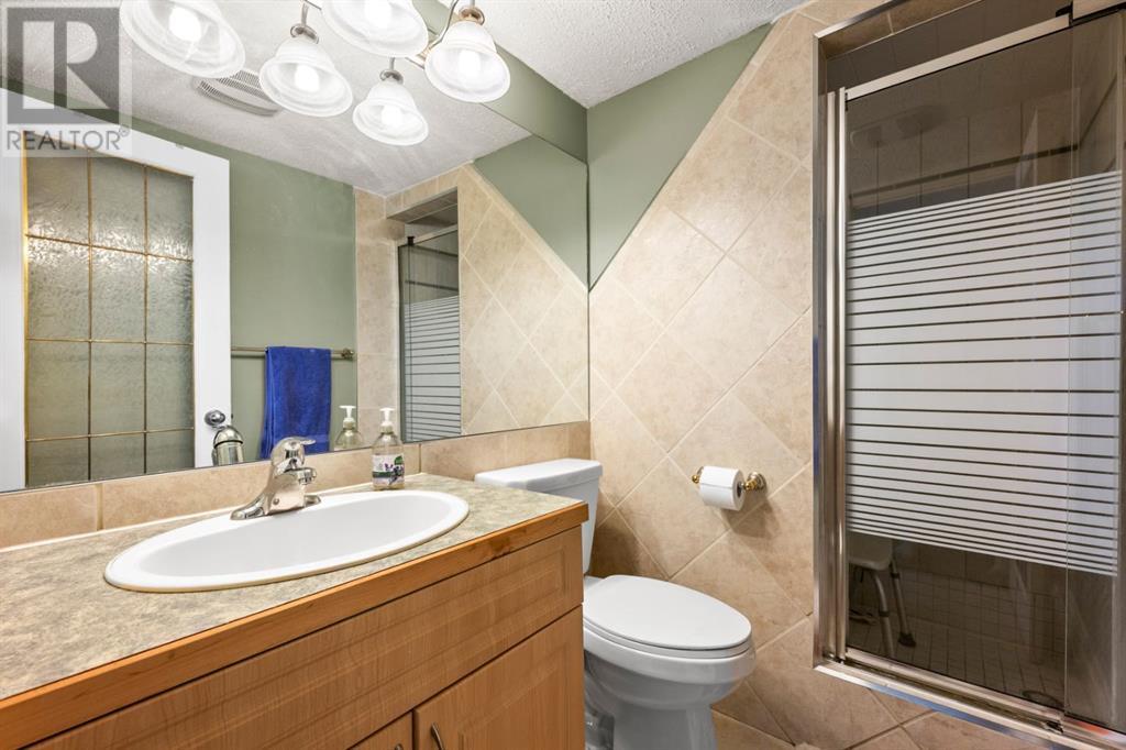 Single Family House Multi-level for Sale in    Avenue SW Downtown Commercial Core Calgary 