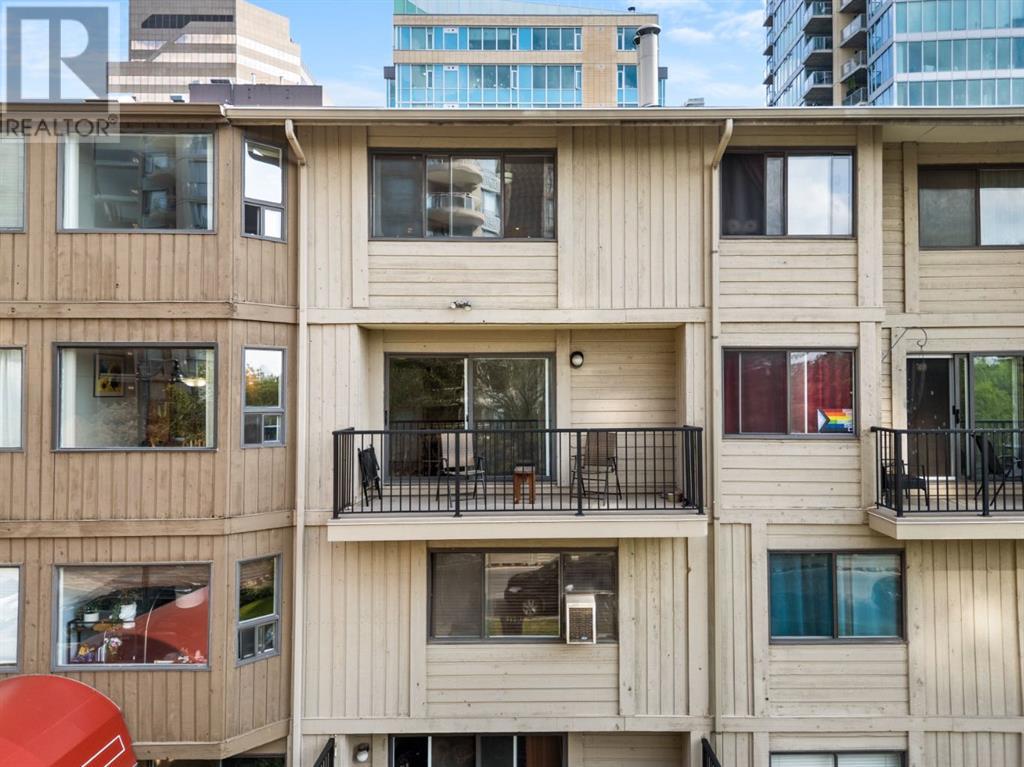 Single Family House Multi-level for Sale in    Avenue SW Downtown Commercial Core Calgary 