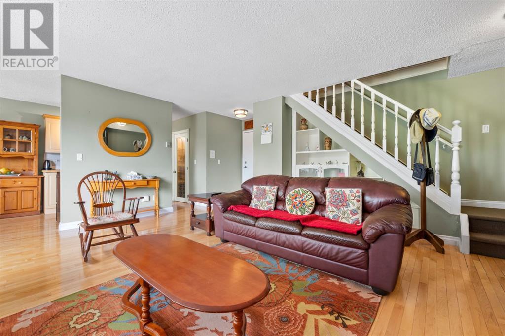 Single Family House Multi-level for Sale in    Avenue SW Downtown Commercial Core Calgary 
