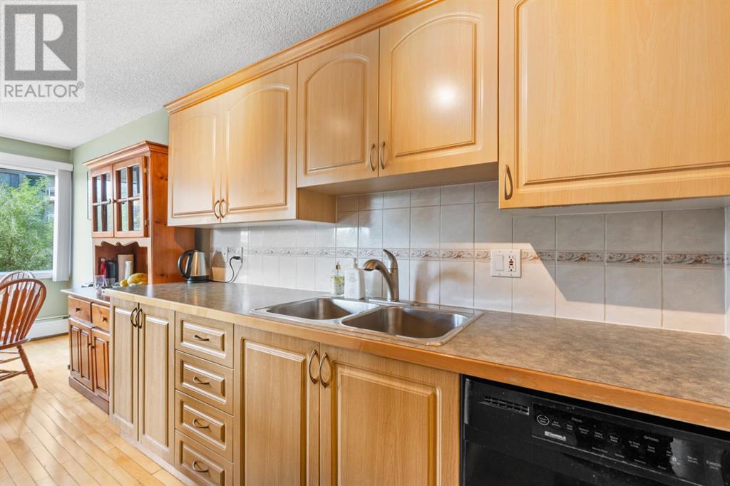 Single Family House Multi-level for Sale in    Avenue SW Downtown Commercial Core Calgary 