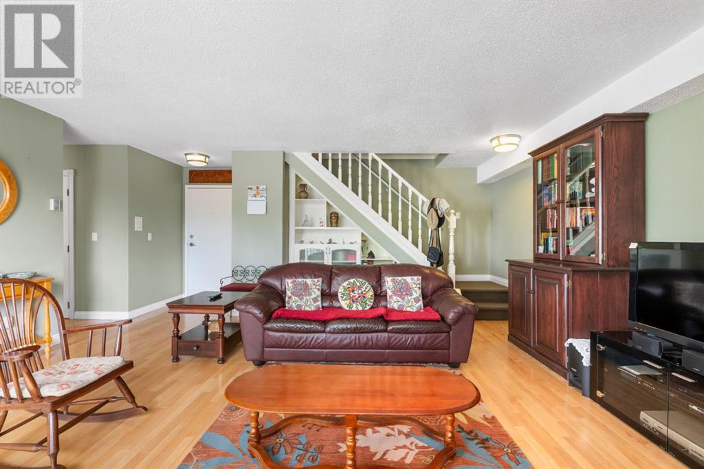 Single Family House Multi-level for Sale in    Avenue SW Downtown Commercial Core Calgary 