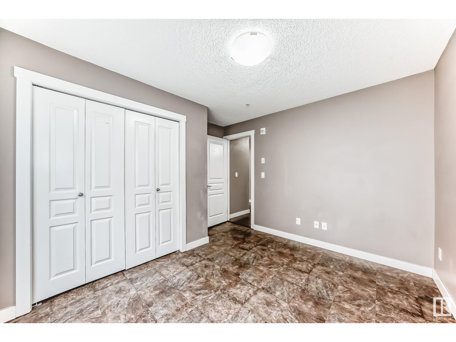 Photo 29 of 101 2207 44 Av Nw Nw, Edmonton AB