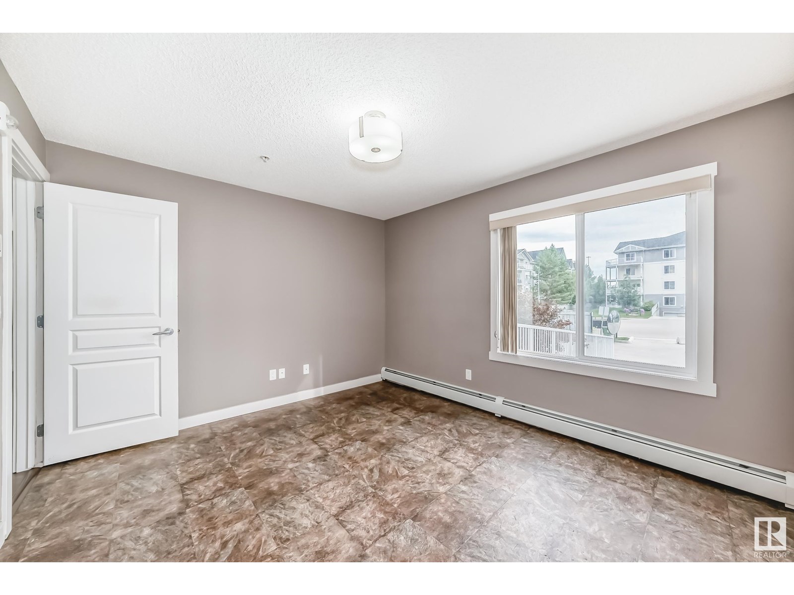 Photo 26 of 101 2207 44 Av Nw Nw, Edmonton AB