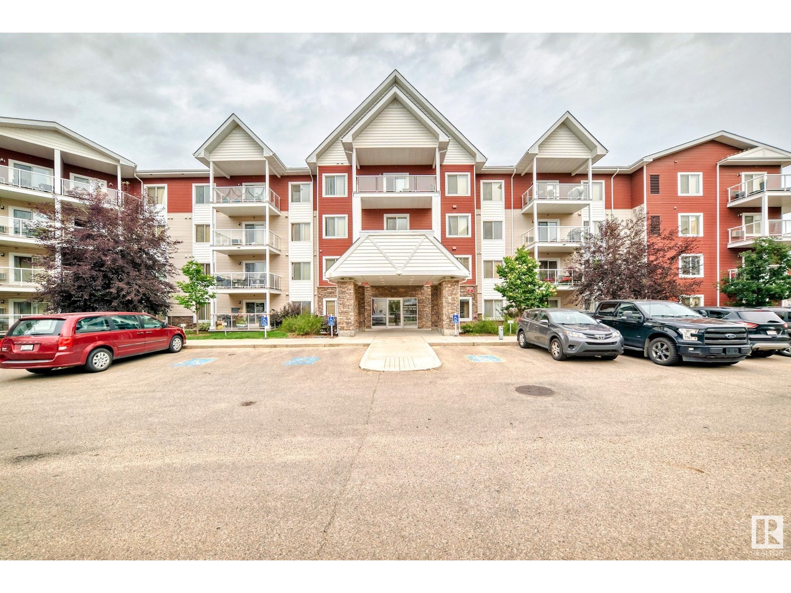 Photo 6 of 101 2207 44 Av Nw Nw, Edmonton AB