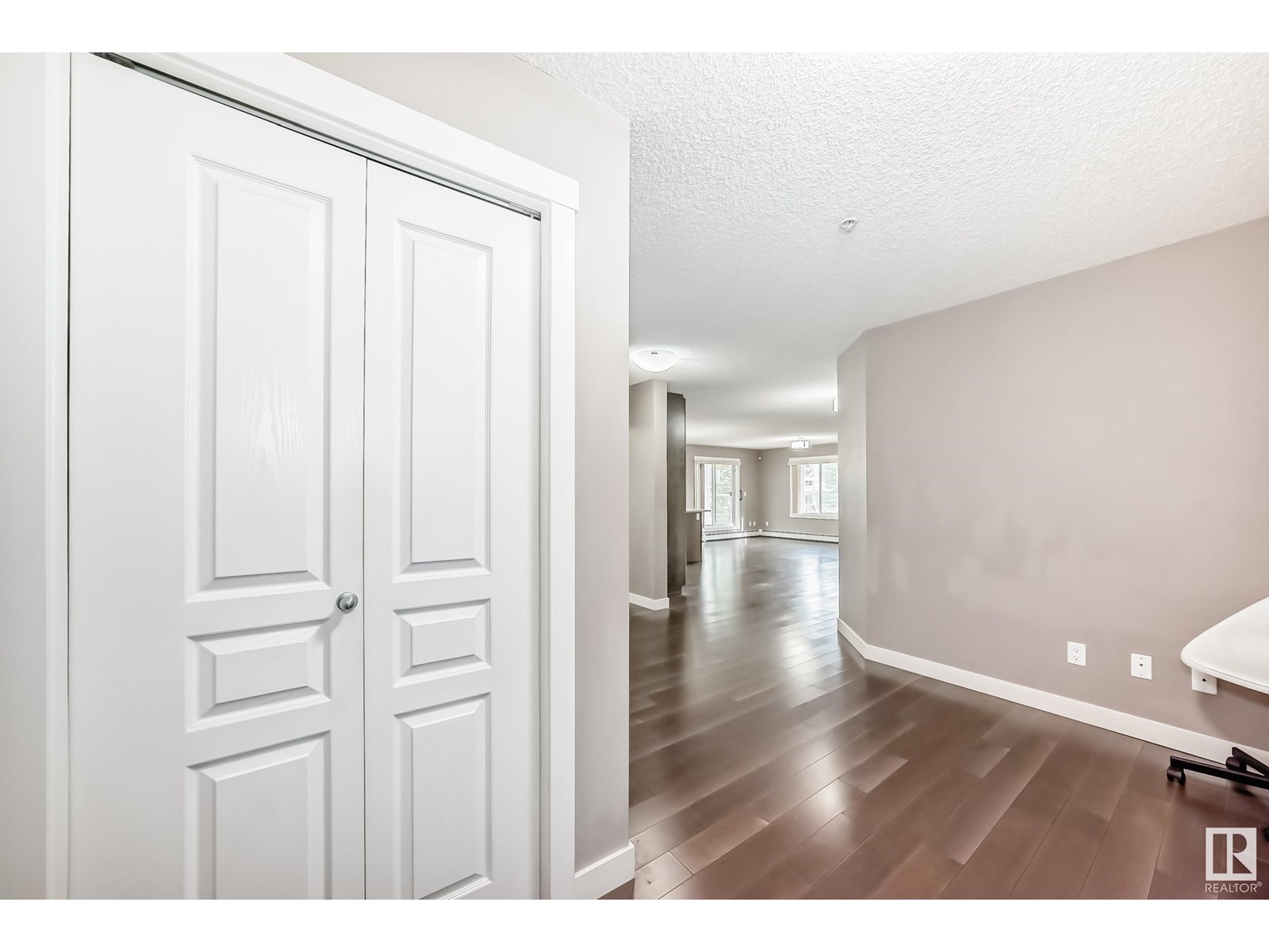 Photo 15 of 101 2207 44 Av Nw Nw, Edmonton AB