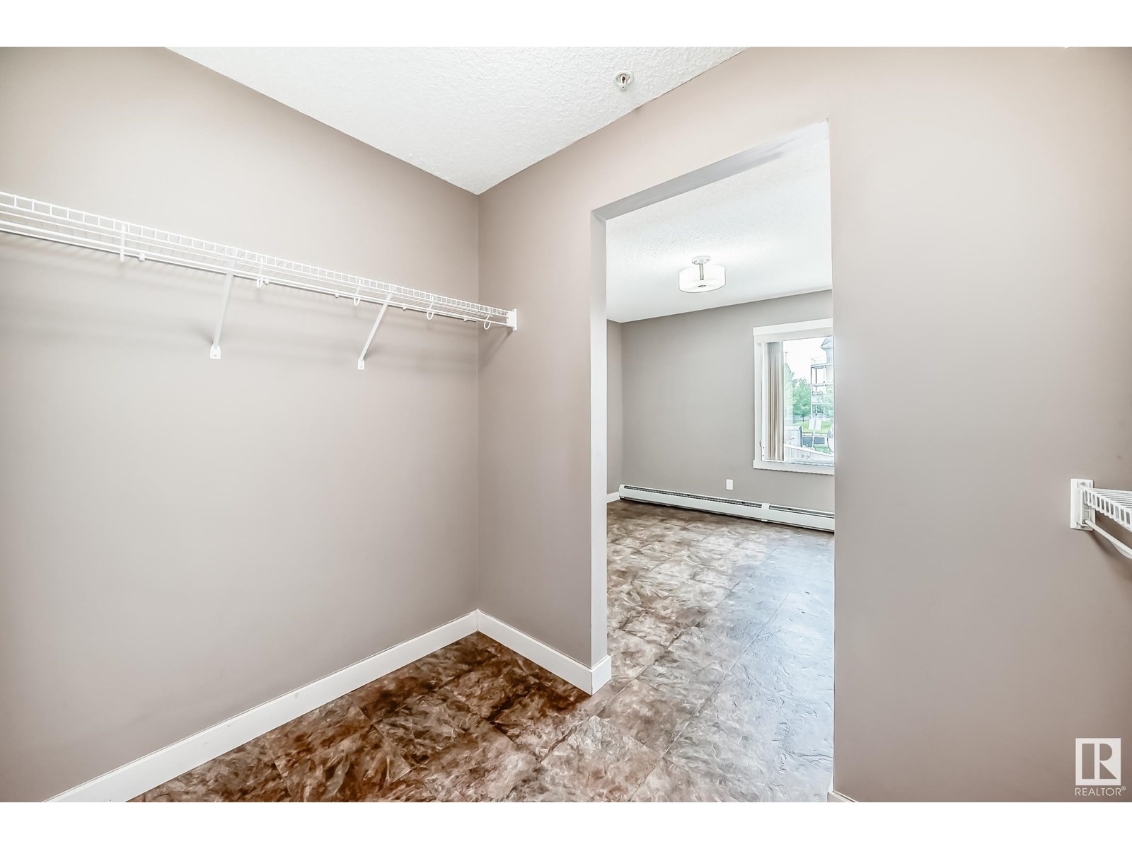 Photo 1 of 101 2207 44 Av Nw Nw, Edmonton AB