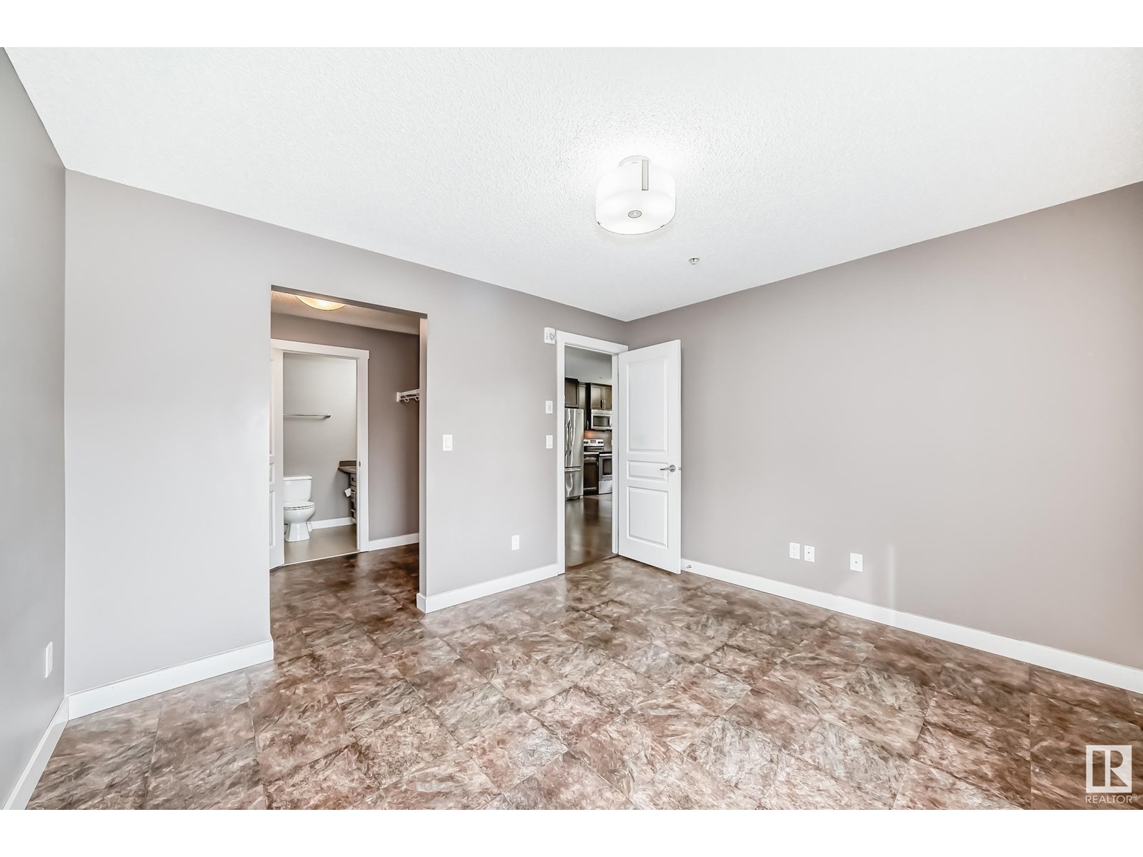 Photo 49 of 101 2207 44 Av Nw Nw, Edmonton AB