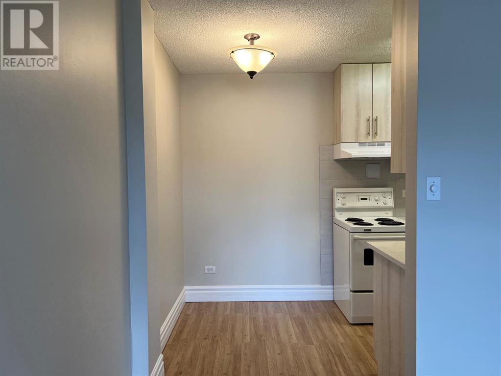 Single Family House for Sale in    Avenue SW Lower Mount Royal Calgary 