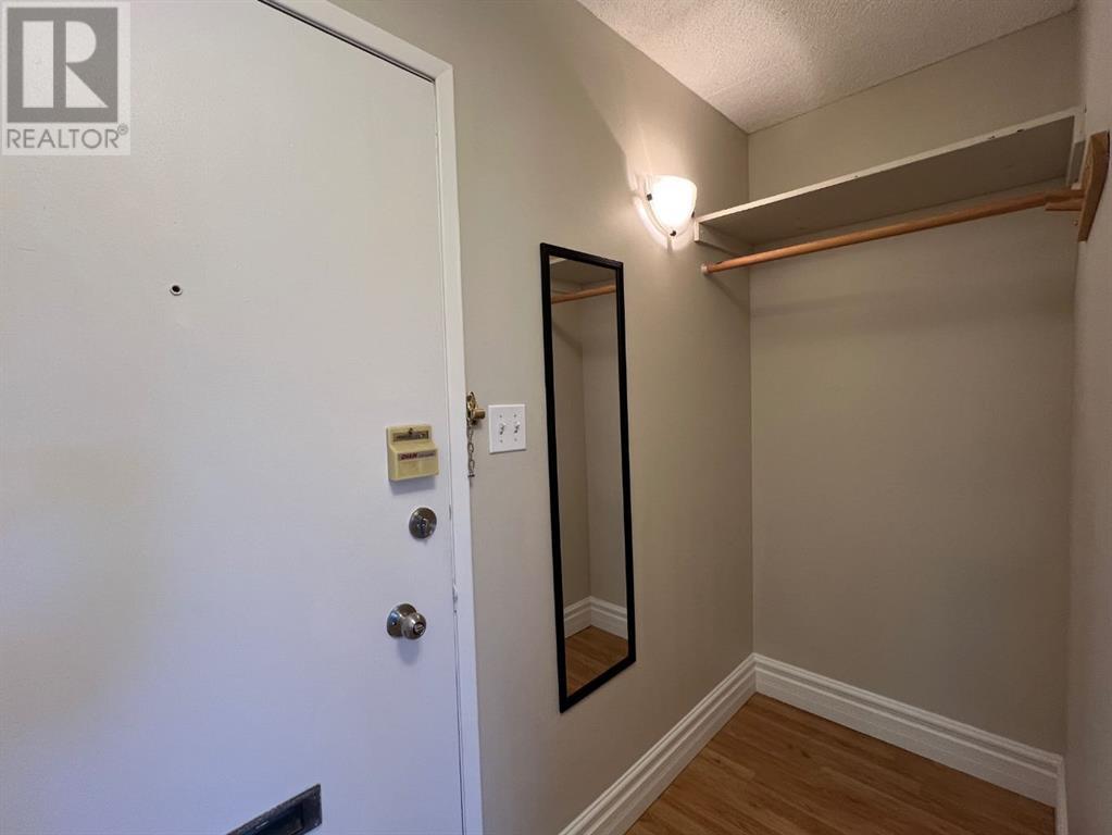 Single Family House for Sale in    Avenue SW Lower Mount Royal Calgary 