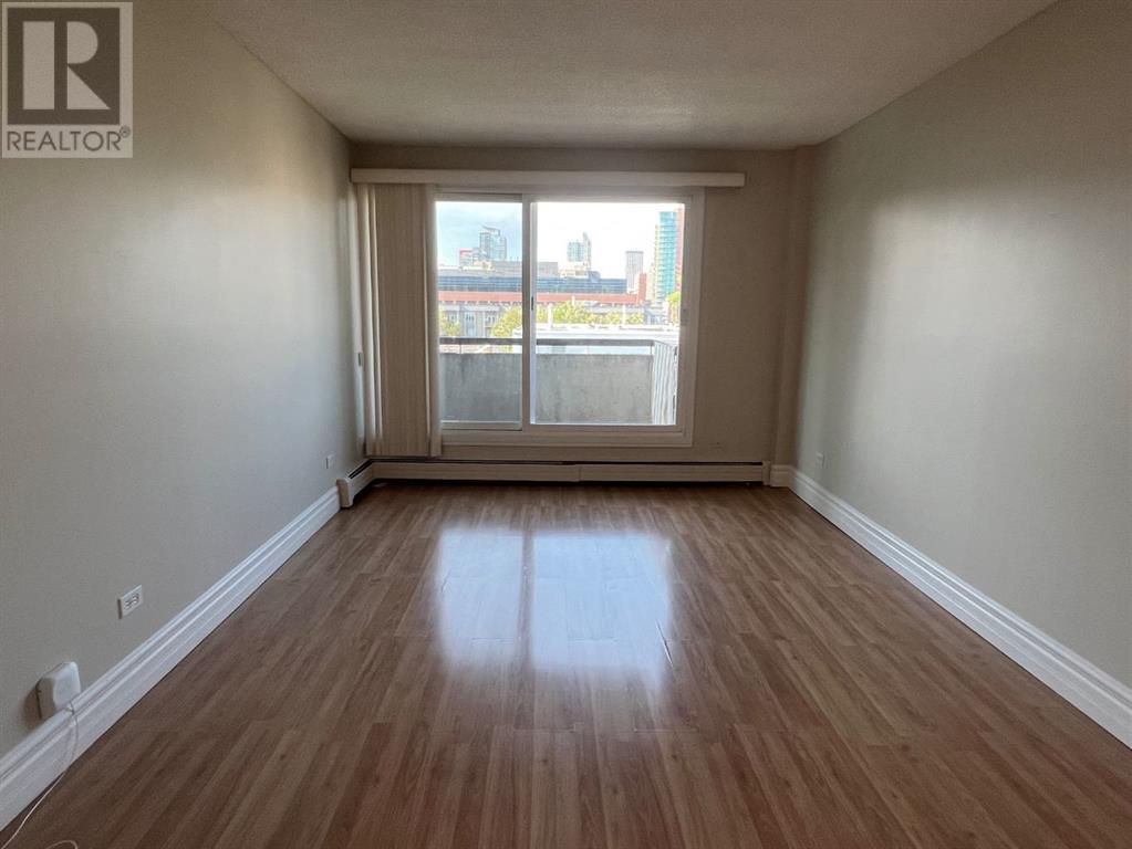 Single Family House for Sale in    Avenue SW Lower Mount Royal Calgary 