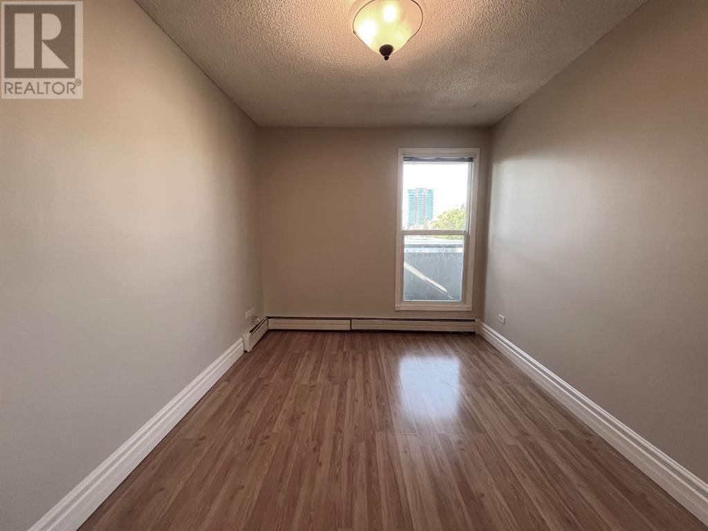 Single Family House for Sale in    Avenue SW Lower Mount Royal Calgary 