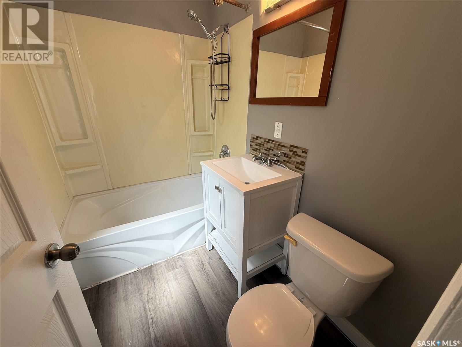 Photo 12 of A B 2614 Elliott Drive, Regina SK