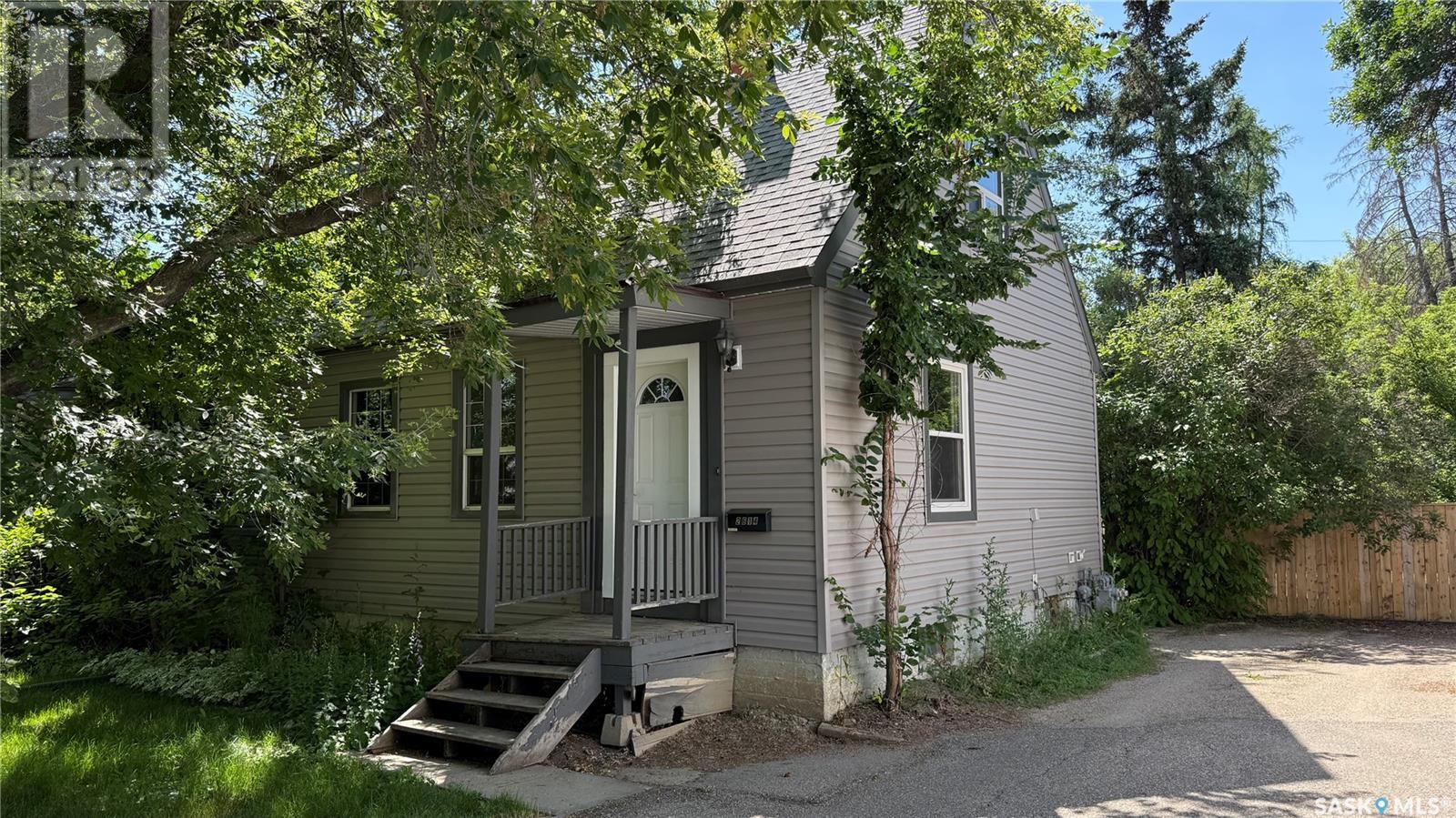 Photo 2 of A B 2614 Elliott Drive, Regina SK