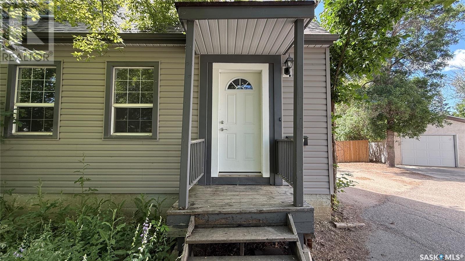Photo 6 of A B 2614 Elliott Drive, Regina SK