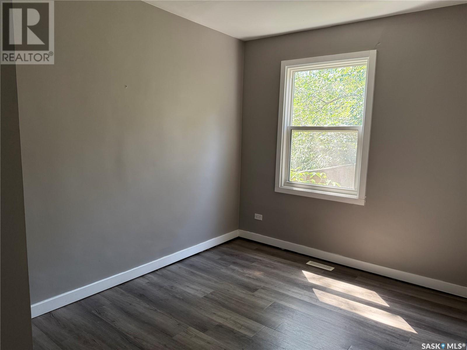 Photo 9 of A B 2614 Elliott Drive, Regina SK