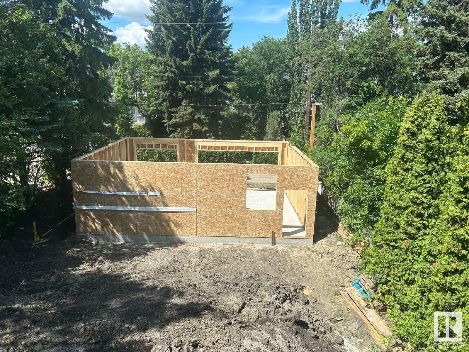 Photo 9 of 10514 134 St Nw, Edmonton AB