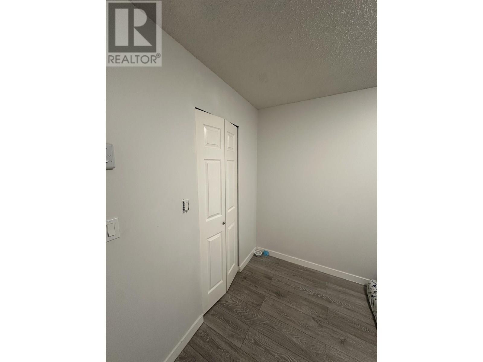 Photo 4 of 303 1948 Coquitlam Avenue, Port Coquitlam BC