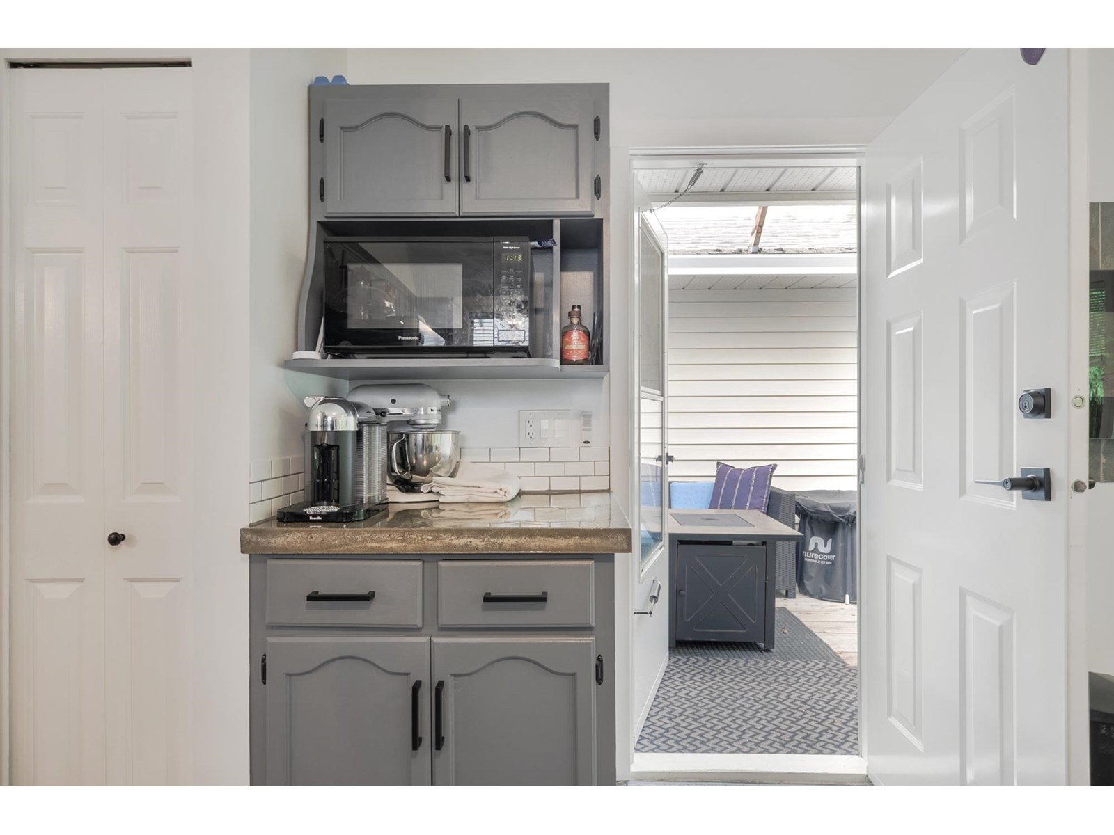 Photo 10 of 9286 212 Street, Langley BC