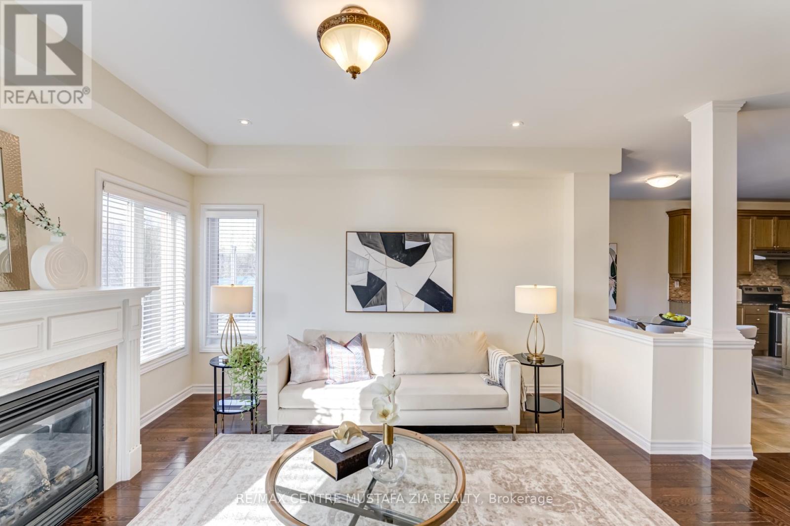 Photo 31 of 28 Rossini Drive, Richmond Hill ON
