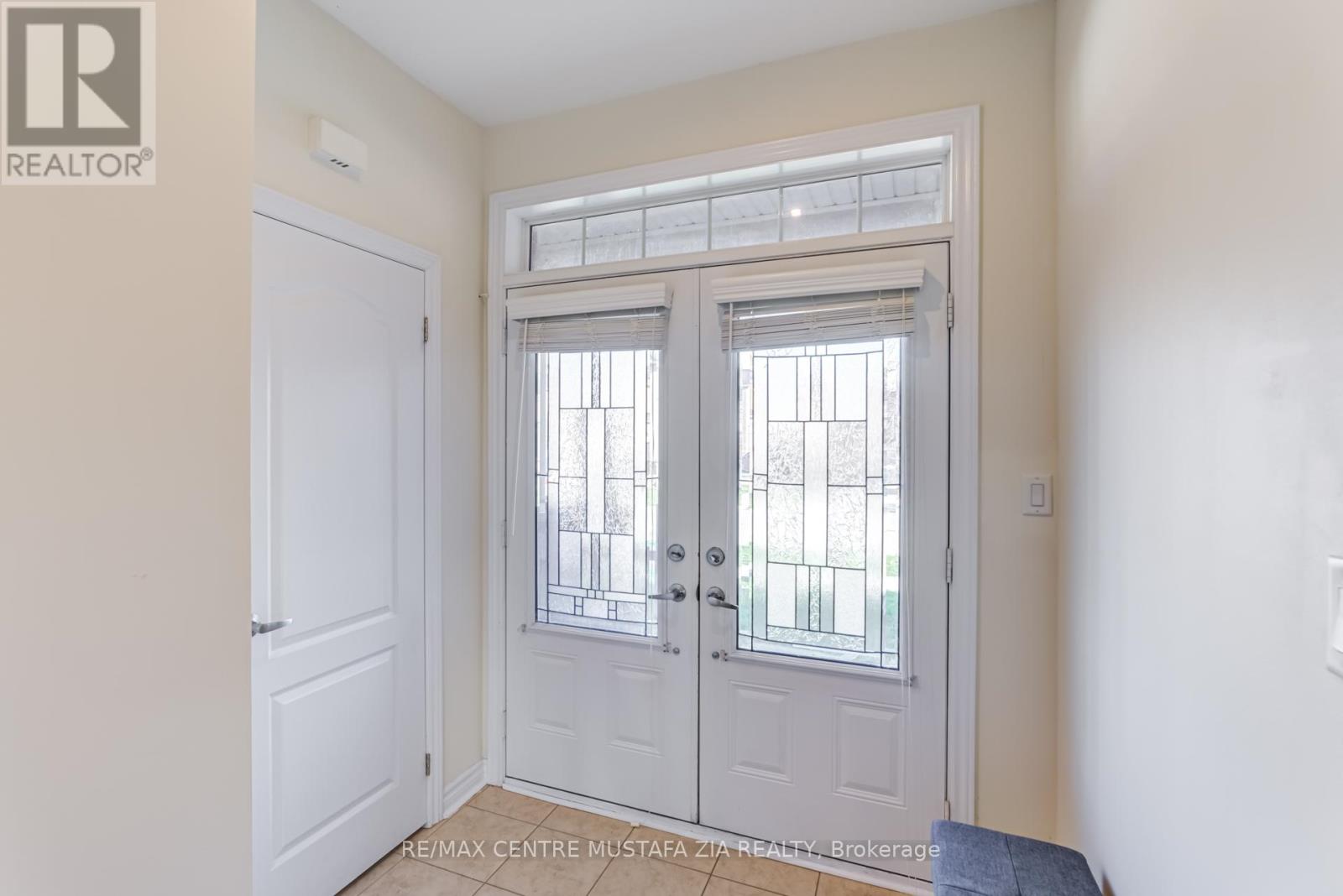 Photo 25 of 28 Rossini Drive, Richmond Hill ON