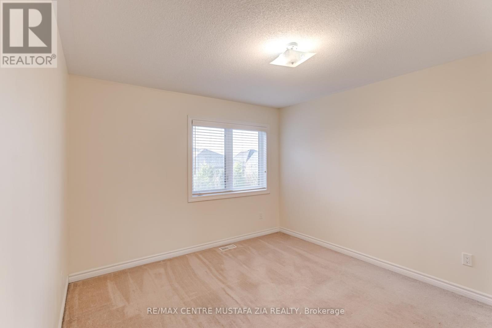Photo 40 of 28 Rossini Drive, Richmond Hill ON