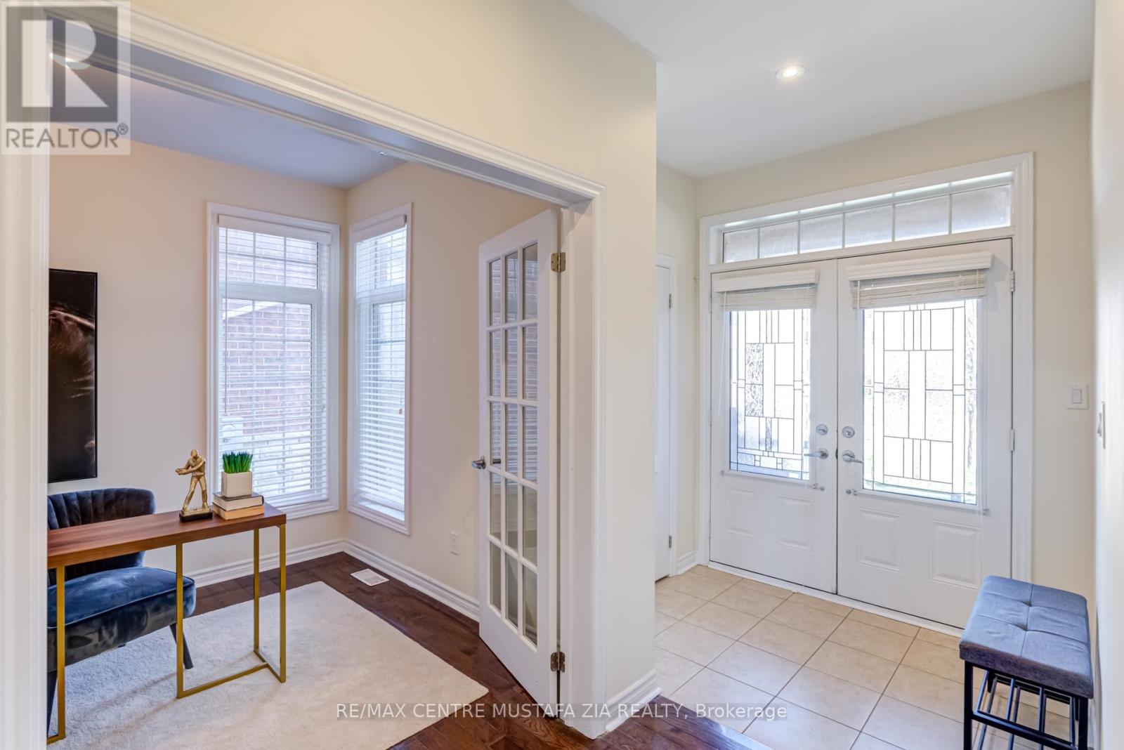 Photo 37 of 28 Rossini Drive, Richmond Hill ON