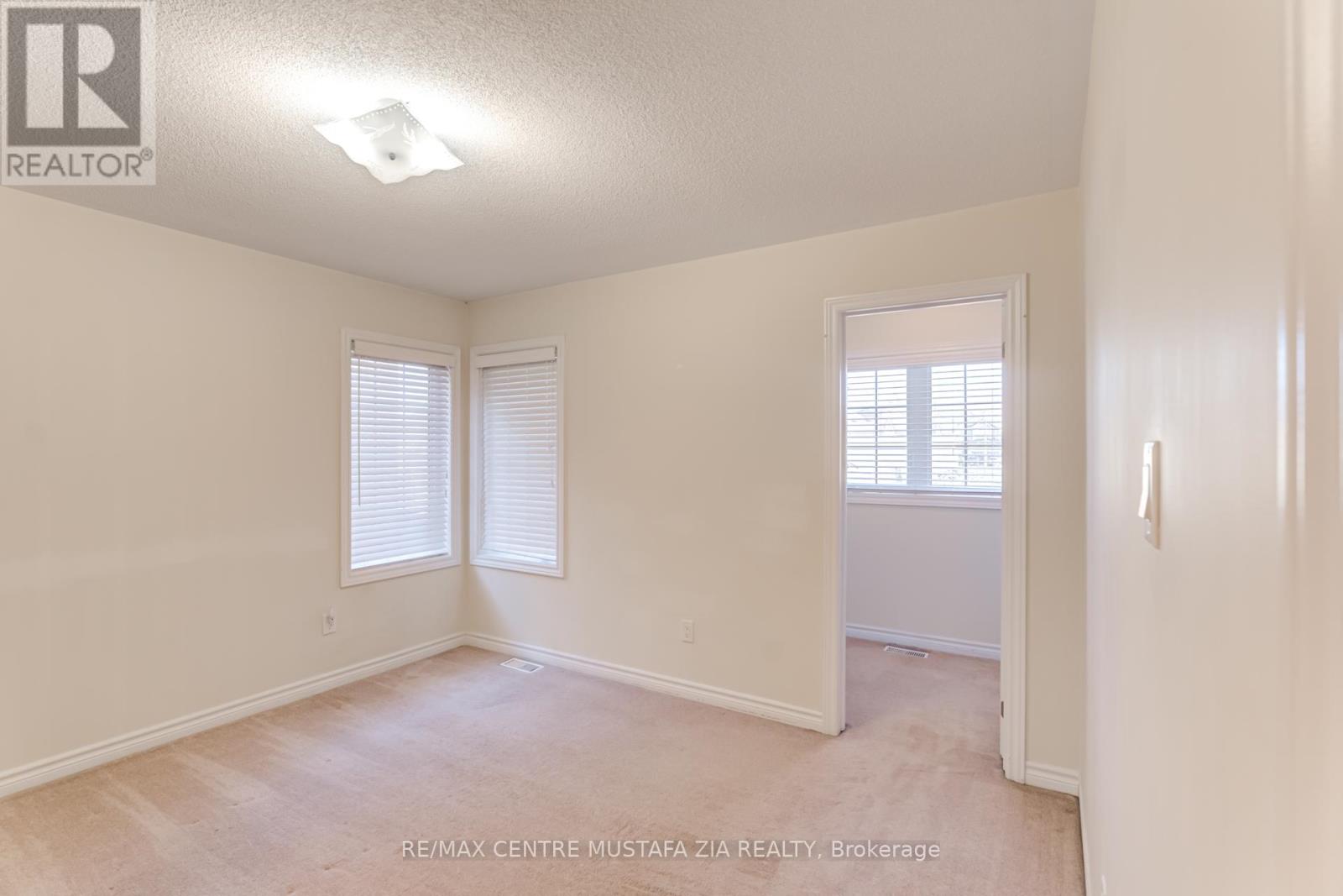 Photo 27 of 28 Rossini Drive, Richmond Hill ON