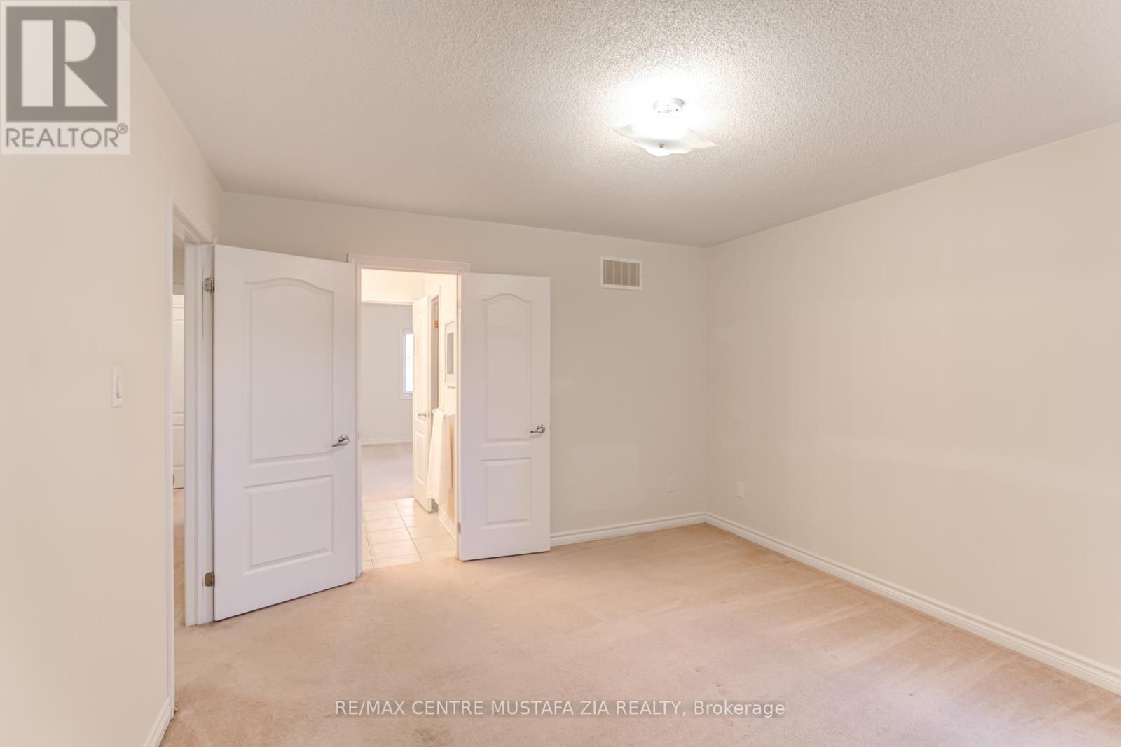 Photo 30 of 28 Rossini Drive, Richmond Hill ON