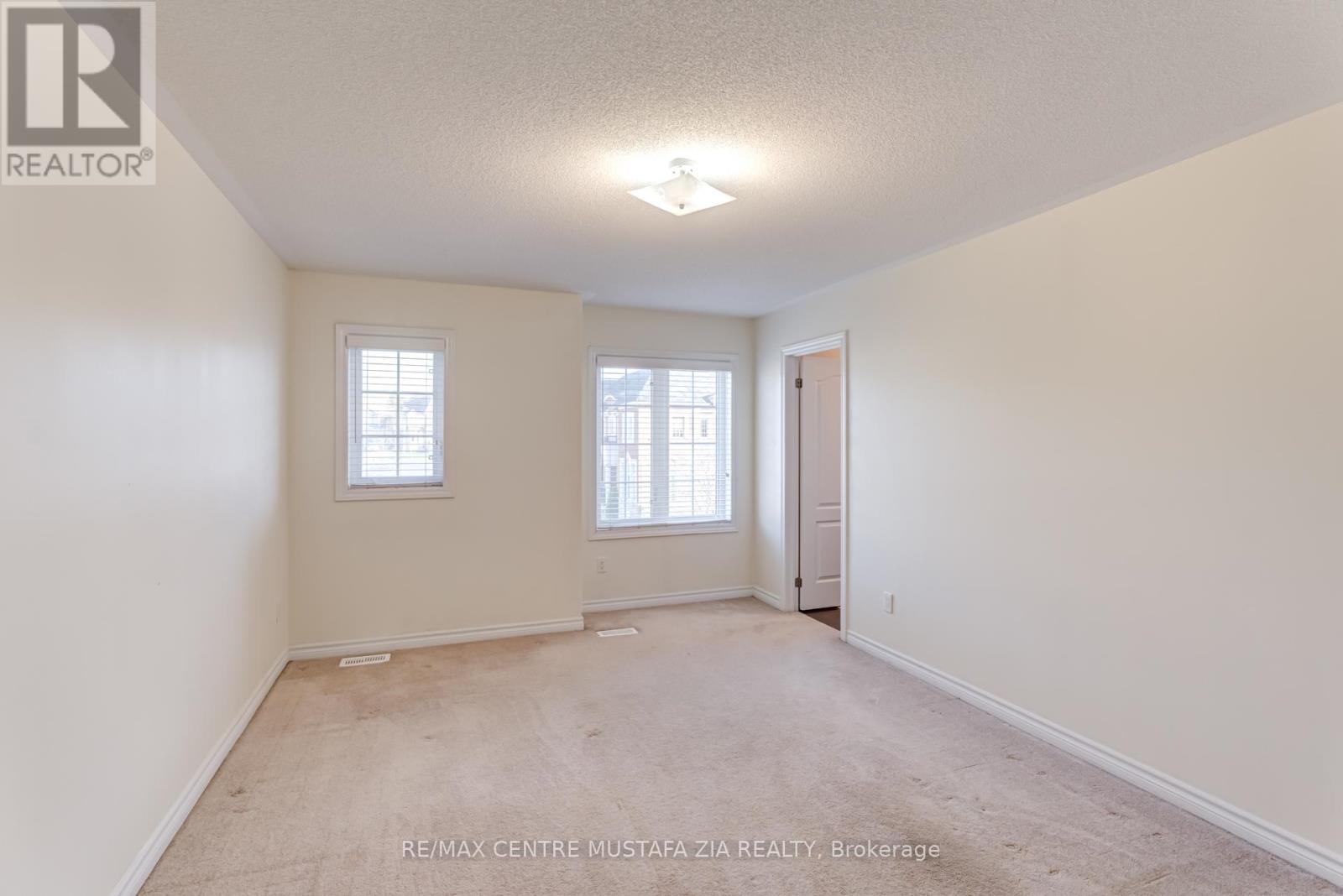 Photo 34 of 28 Rossini Drive, Richmond Hill ON