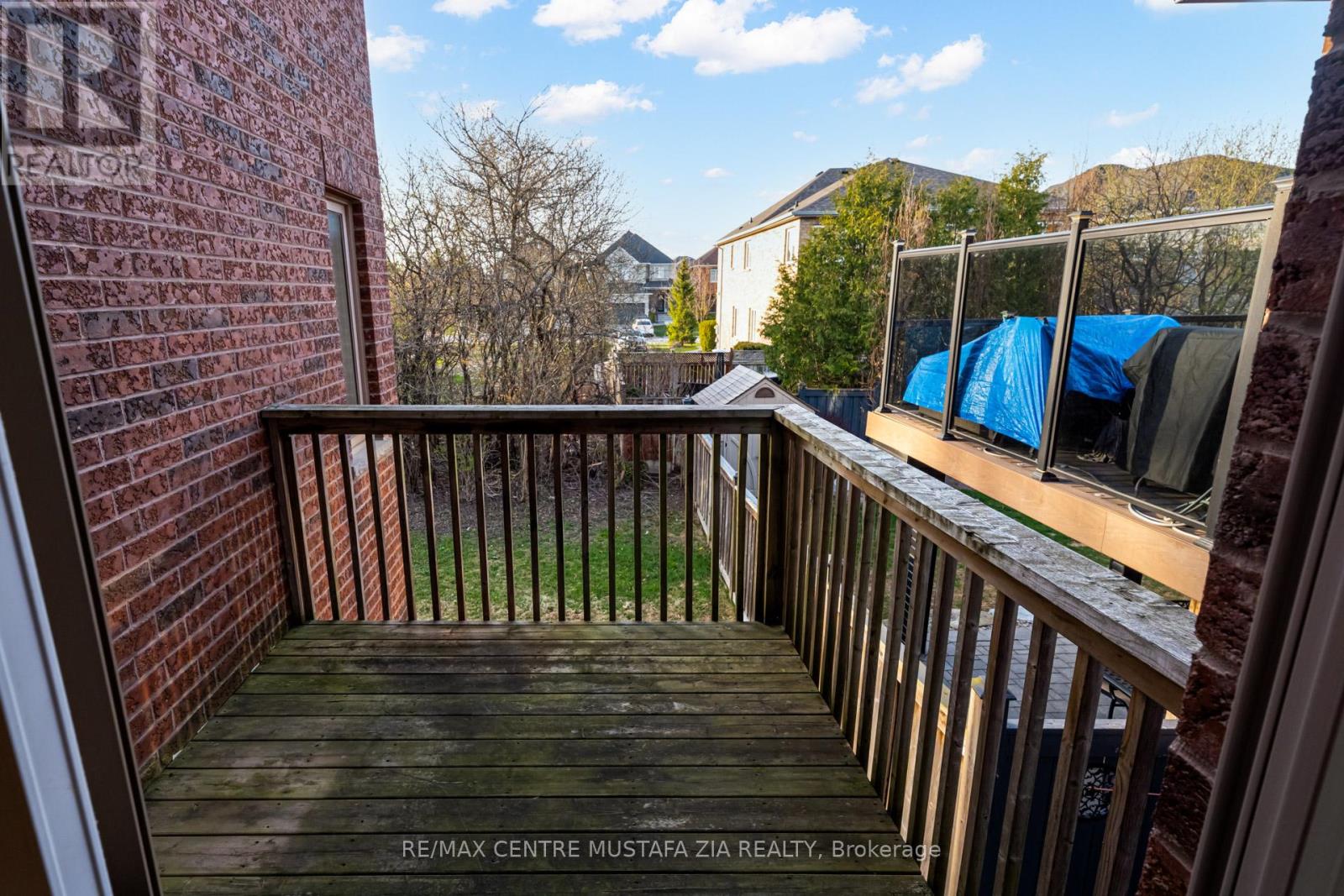 Photo 35 of 28 Rossini Drive, Richmond Hill ON