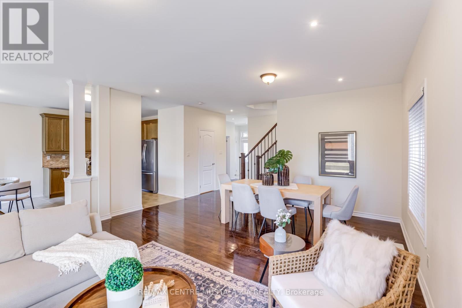 Photo 44 of 28 Rossini Drive, Richmond Hill ON