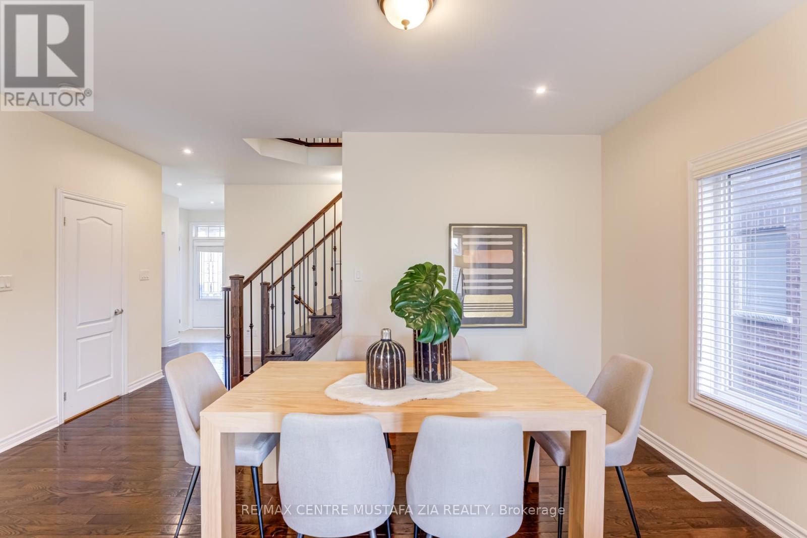 Photo 32 of 28 Rossini Drive, Richmond Hill ON