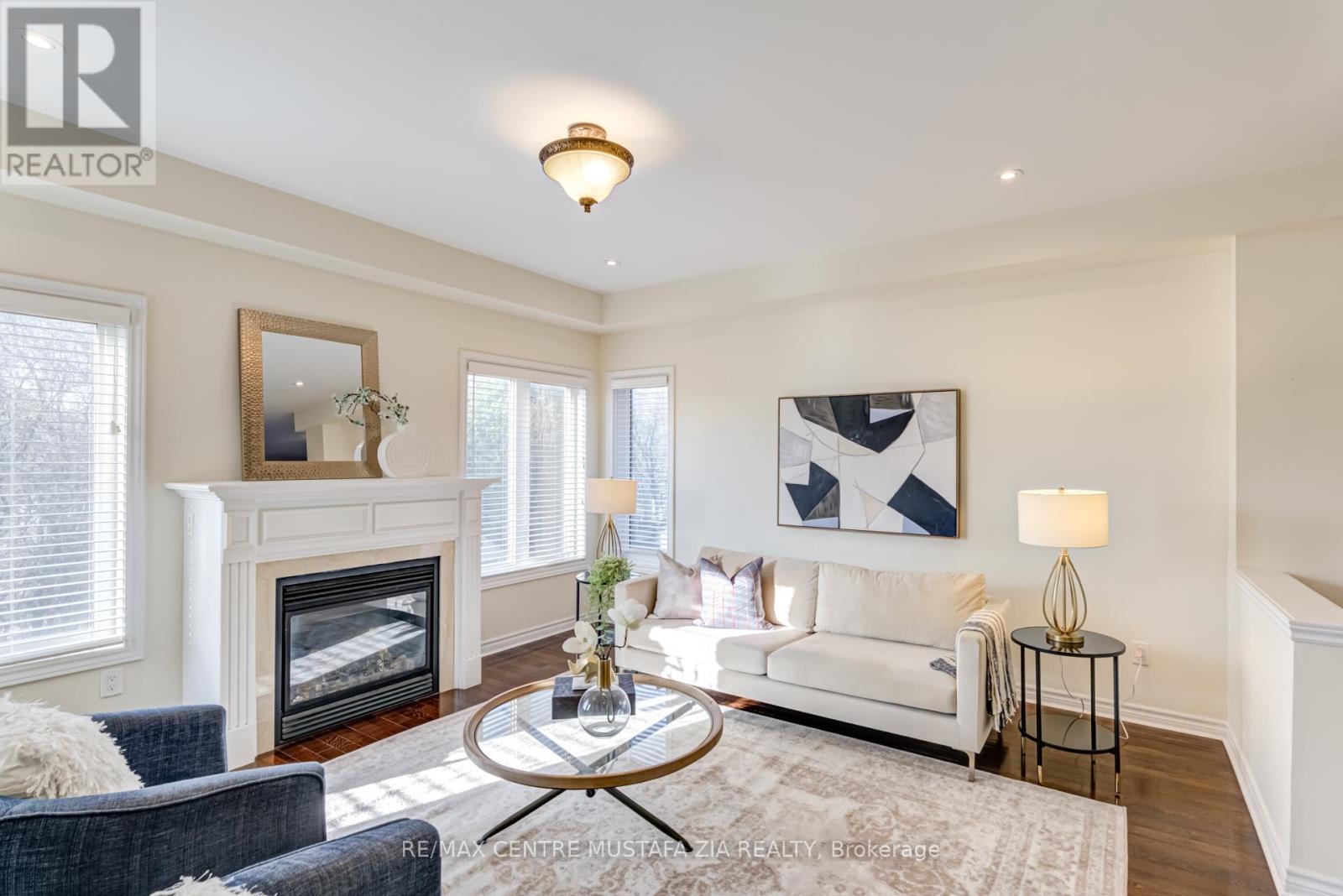 Photo 43 of 28 Rossini Drive, Richmond Hill ON