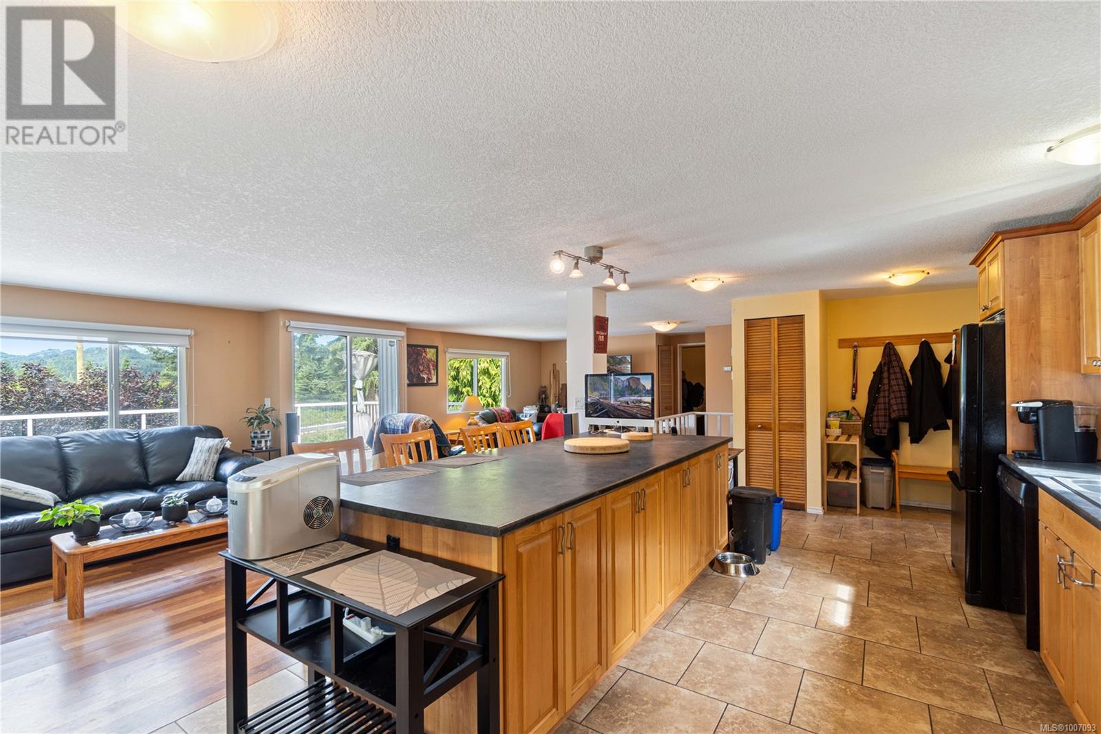 Photo 7 of 5687 Big Bear Ridge, Nanaimo BC
